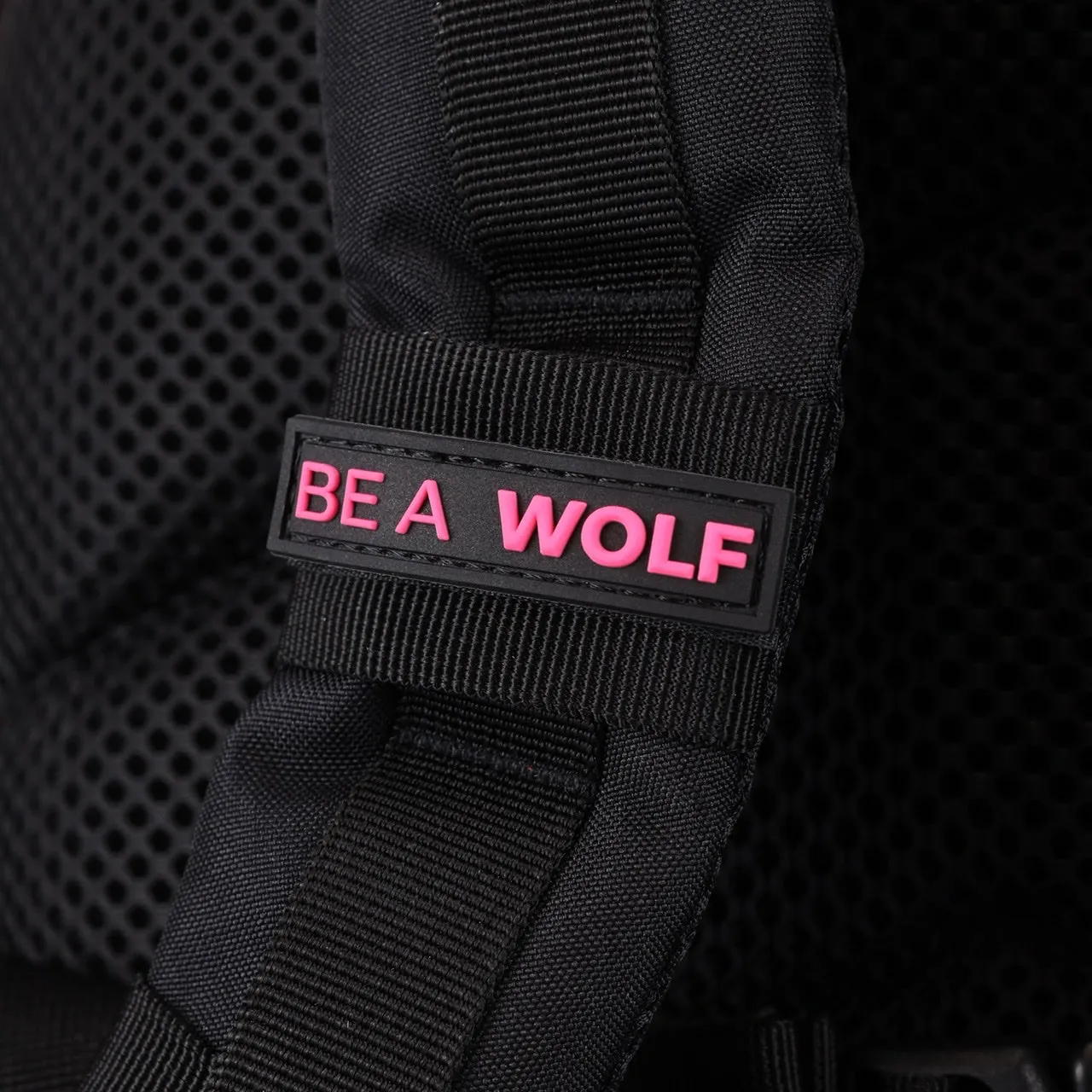 35L Backpack Black Neon Pink