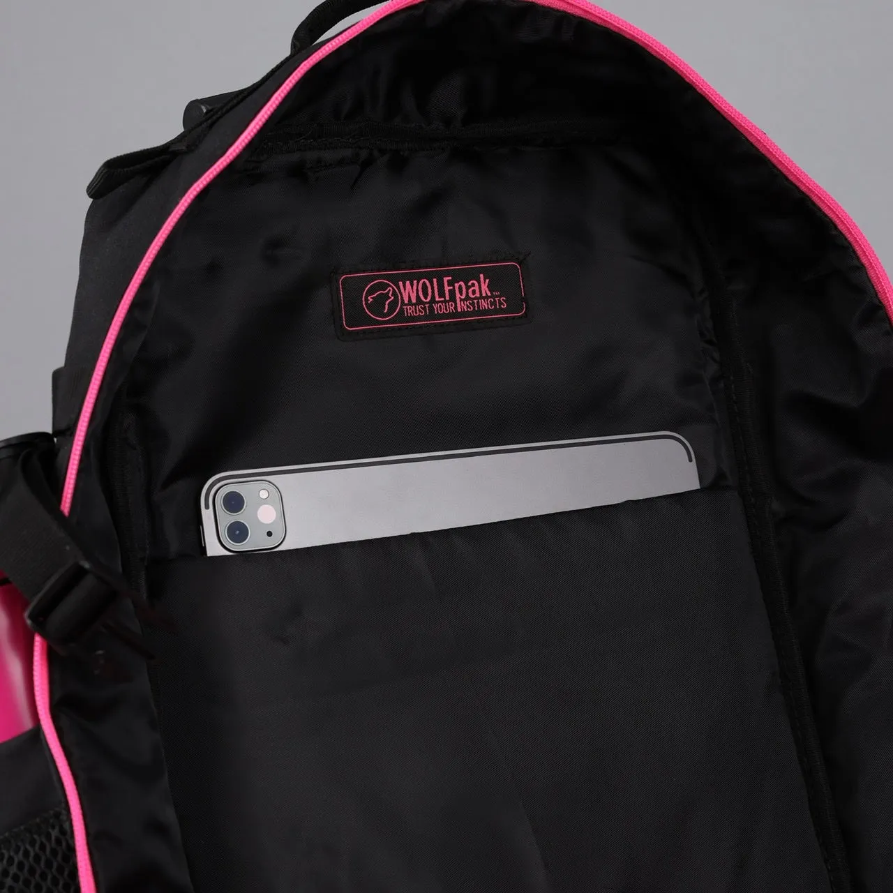 35L Backpack Black Neon Pink