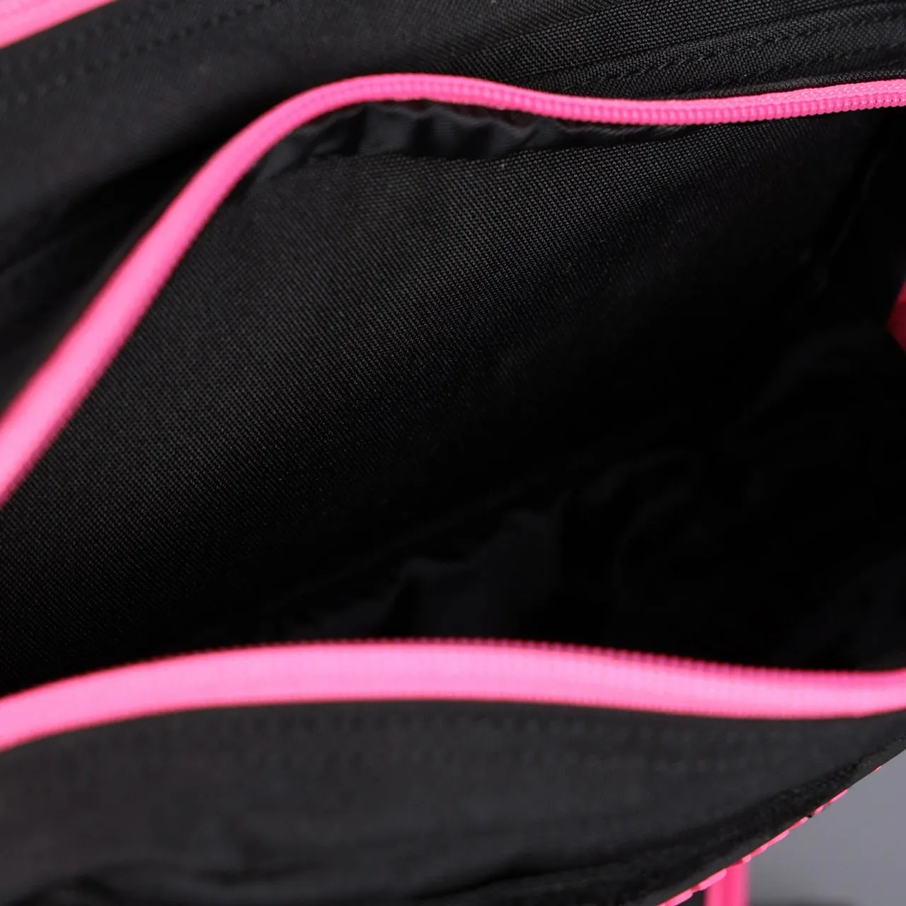 35L Backpack Black Neon Pink