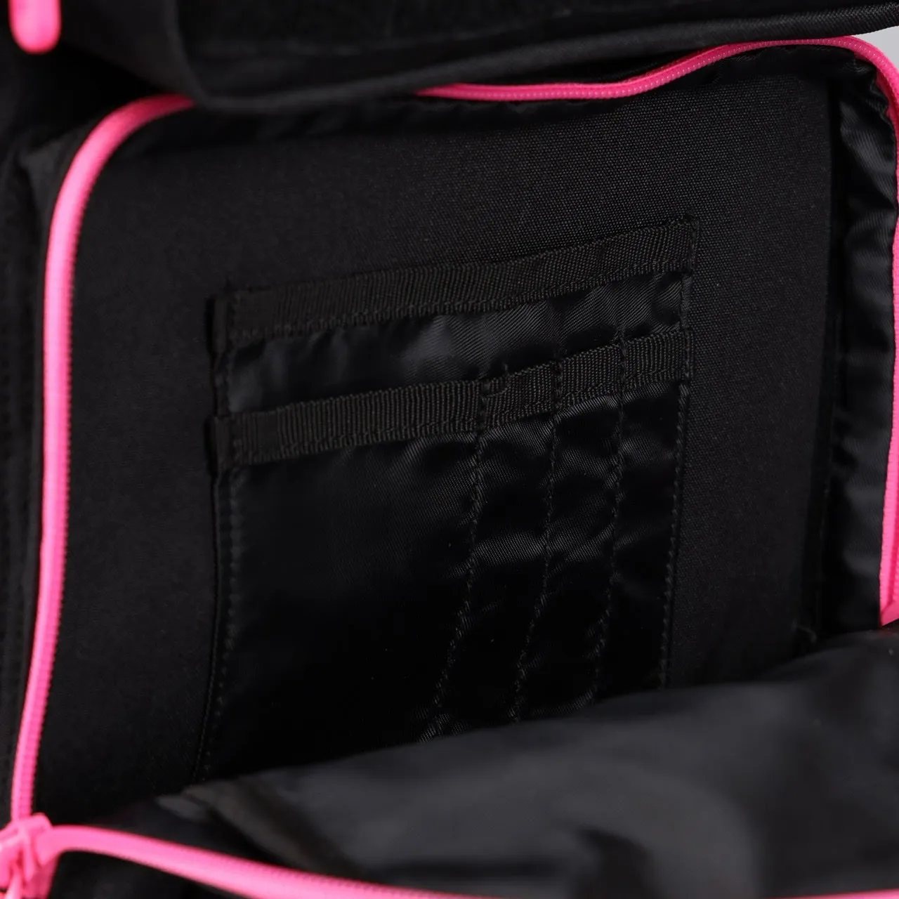 35L Backpack Black Neon Pink